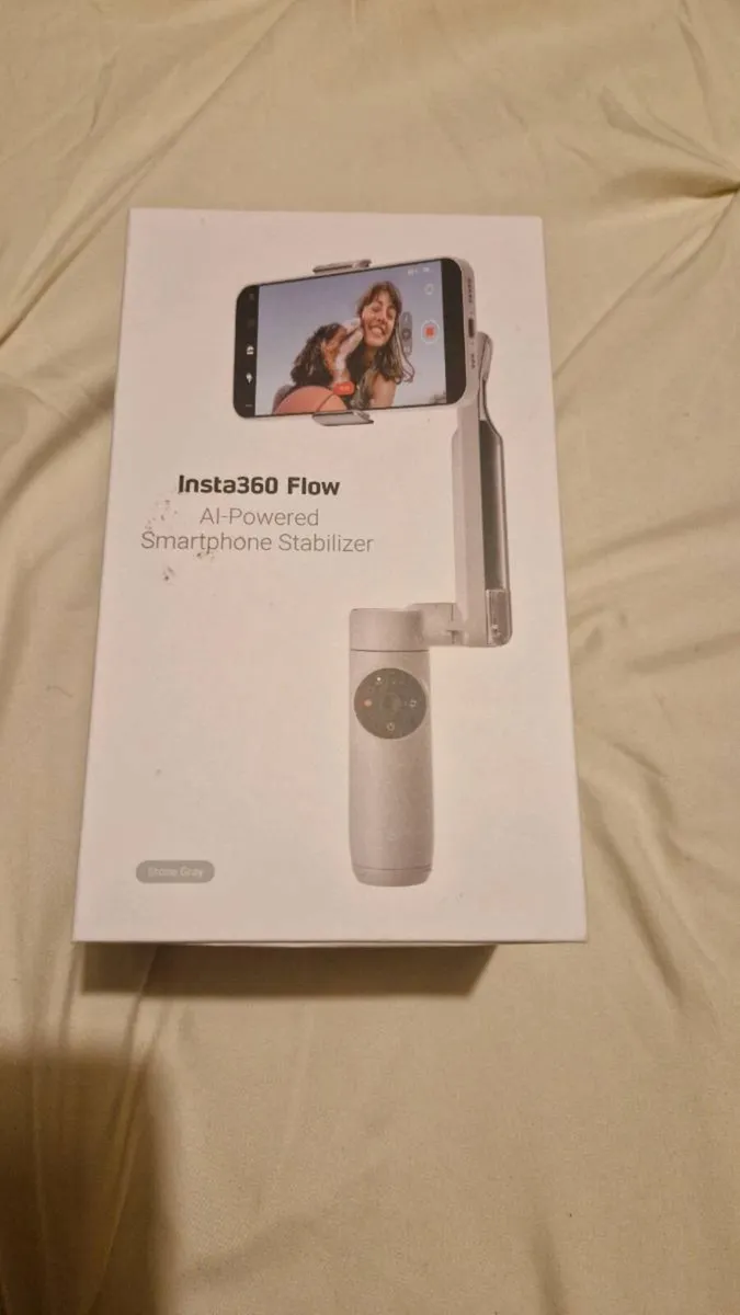 INSTA360 FLOW — AI Smartphone Stabilizer - Image 1