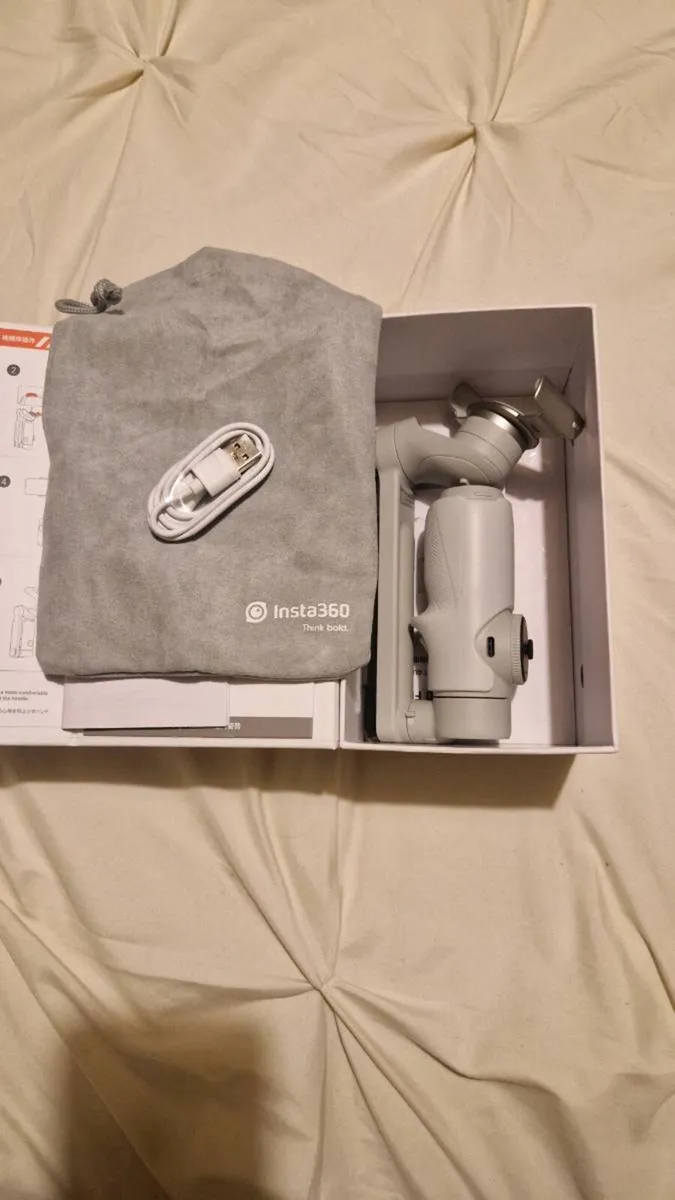 INSTA360 FLOW — AI Smartphone Stabilizer - Image 2