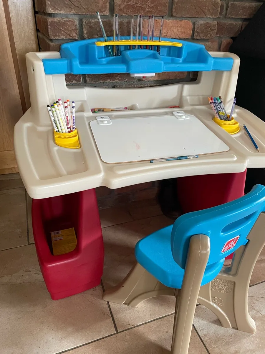 Kids art desk - Image 2