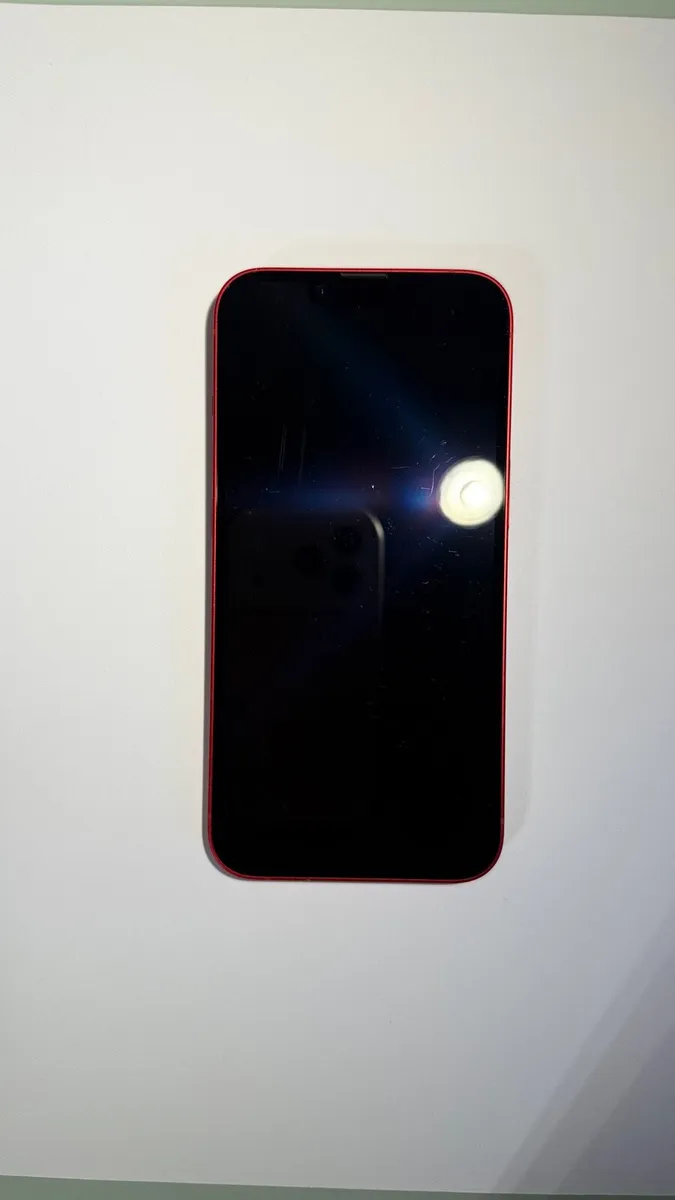 iPhone 14 256GB Red – Unlocked + 3 Free Cases - Image 4