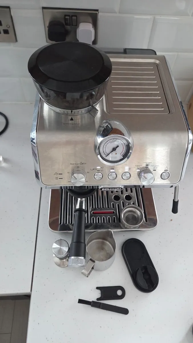 DeLonghi La Specialista Arte 1.5L Manual Espresso - Image 3