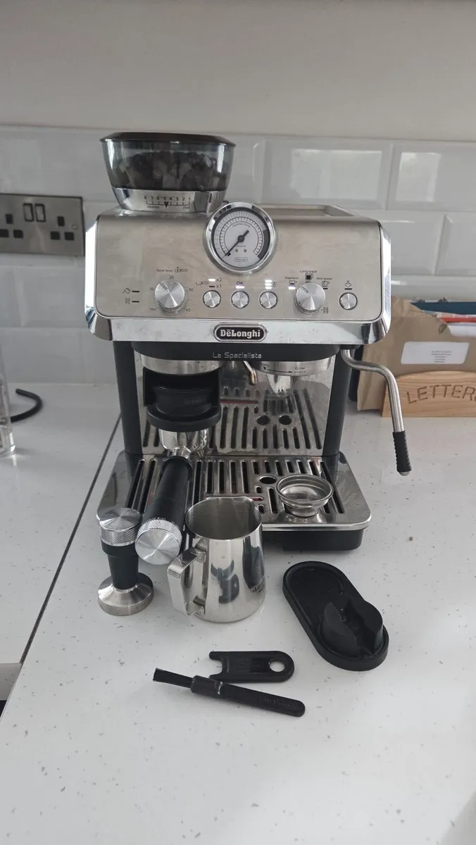 DeLonghi La Specialista Arte 1.5L Manual Espresso - Image 1