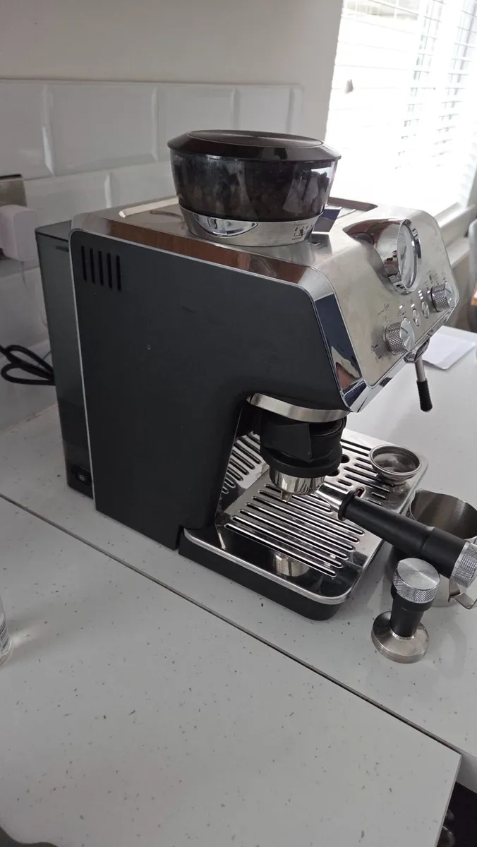 DeLonghi La Specialista Arte 1.5L Manual Espresso - Image 2