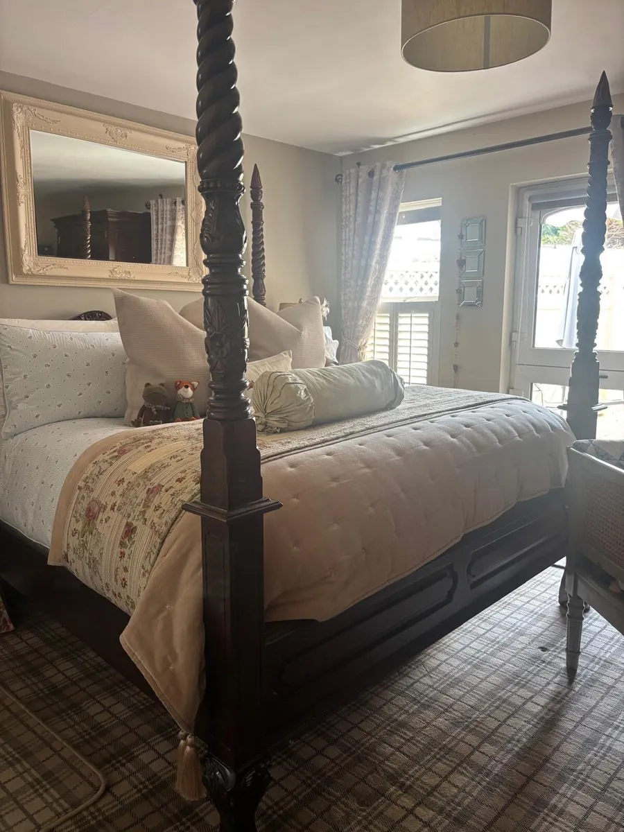 Four poster Bed Frame ( Vintage) - Image 1