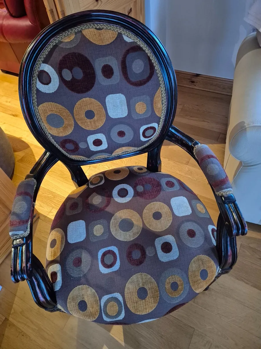 Chairs * 3 (1 Carver) - Image 1