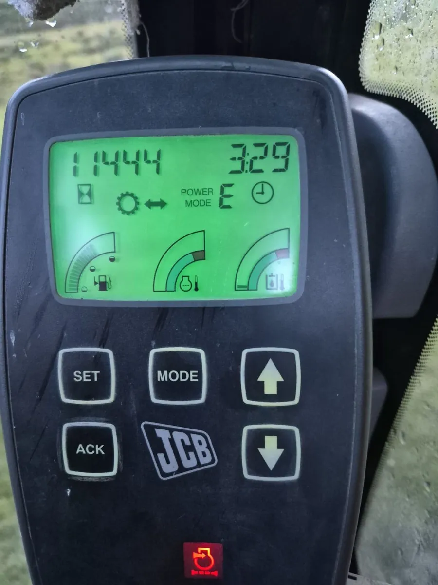 JCB JS 130 - Image 4