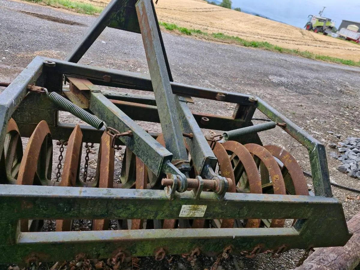 Giraffe loader, and furrow press - Image 2