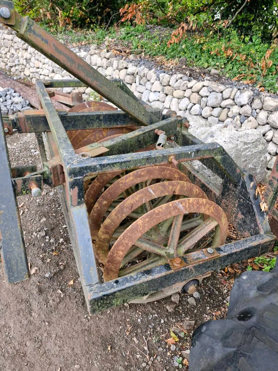 Giraffe loader, and furrow press - Image 3