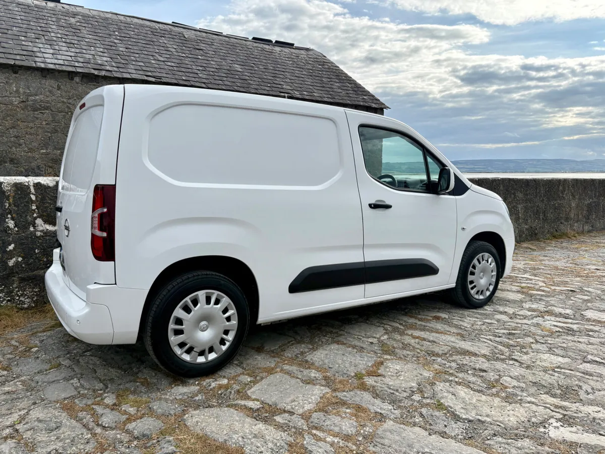 2021 Opel Combo Sportivo - Image 4