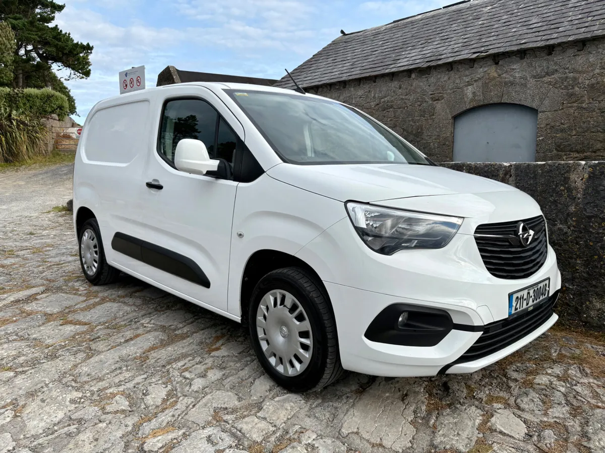 2021 Opel Combo Sportivo - Image 2