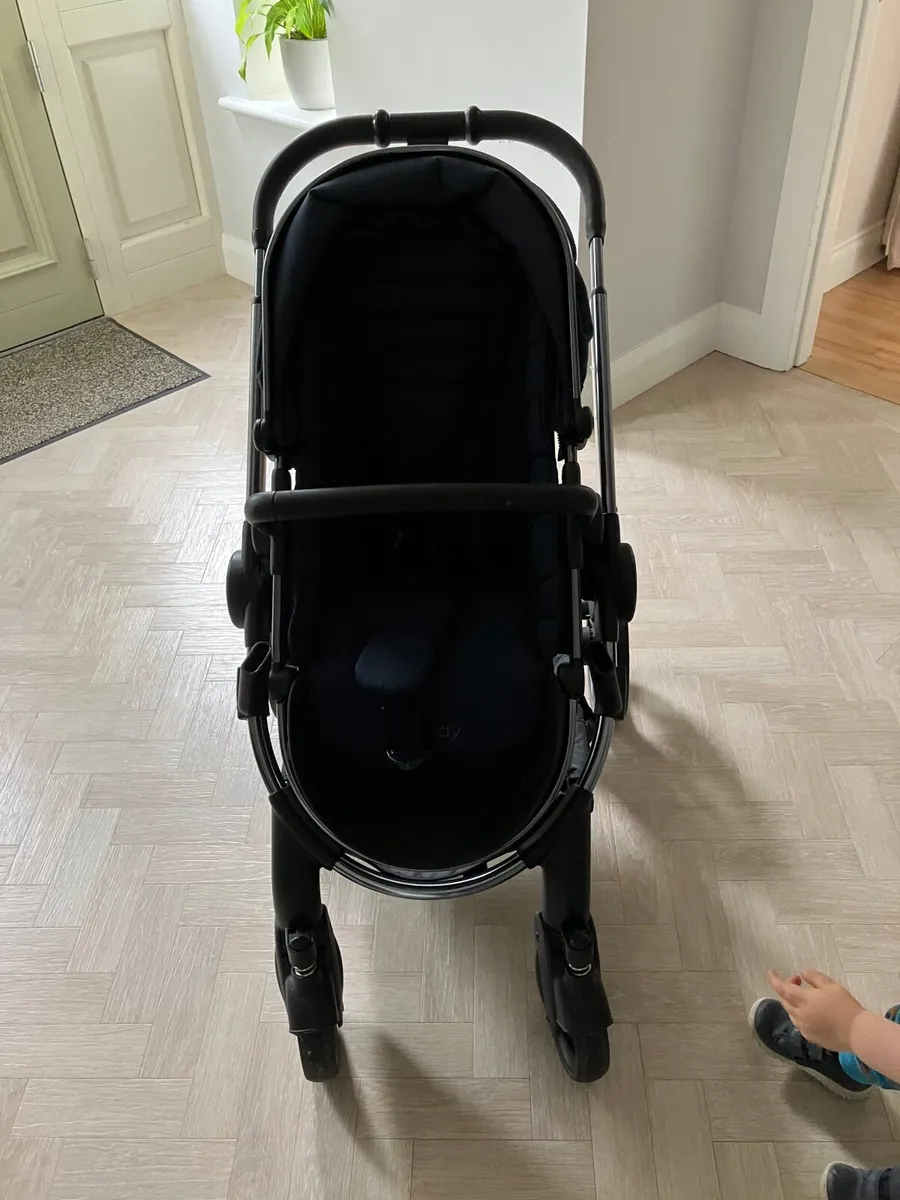 I candy peach buggy and bassinet - Image 2