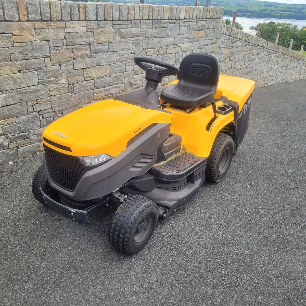 Stiga 3084H Estate Lawnmower - Image 2