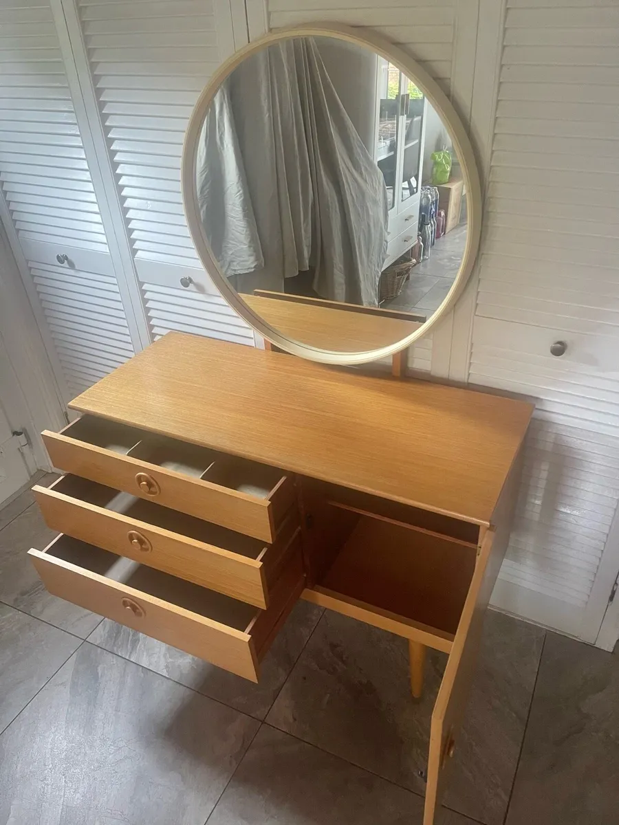 Mid century dressing table - Image 1