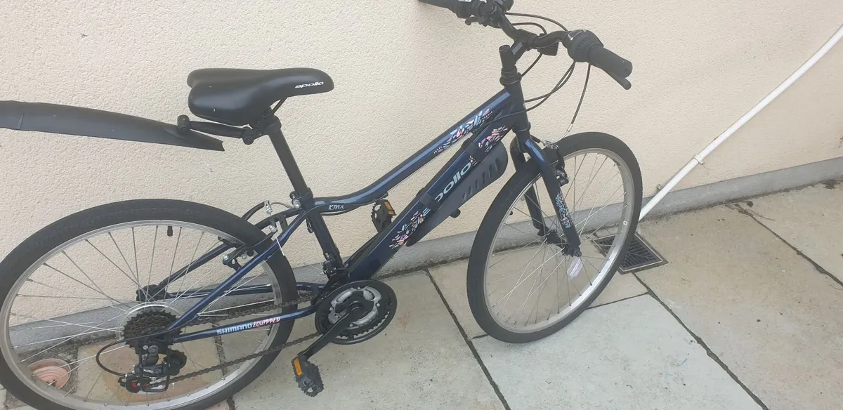 Apollo Kinx Junior Hybrid Bike - 24" Wheel - Image 1