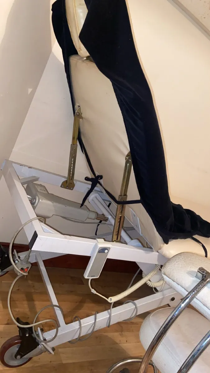 Salon bed - Image 4
