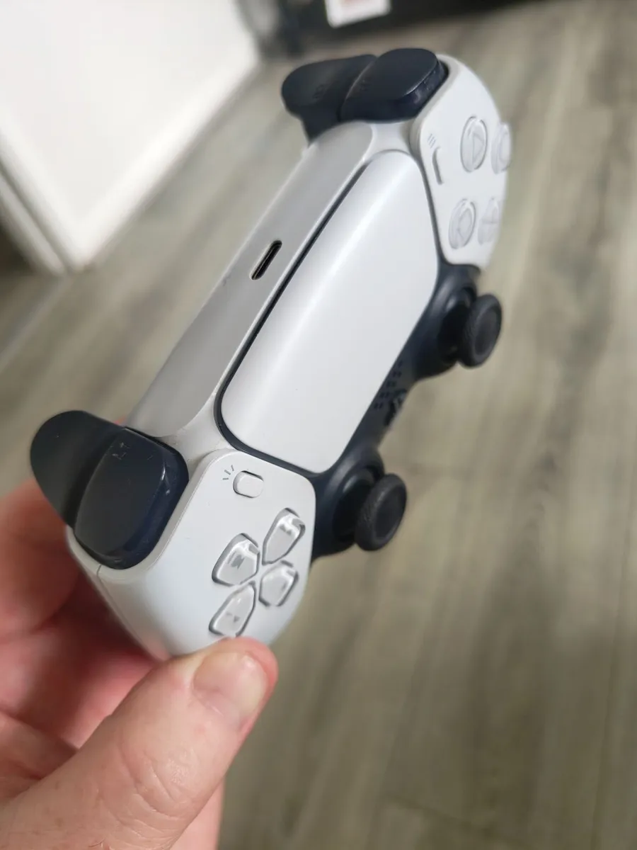 Playstation 5 controller - Image 3