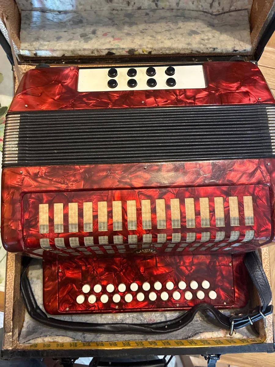 Weltmeister button accordion - Image 2