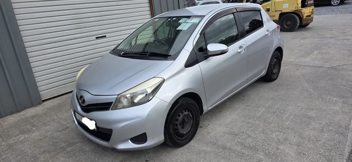 12 TOYOTA VITZ AUTO - Image 1