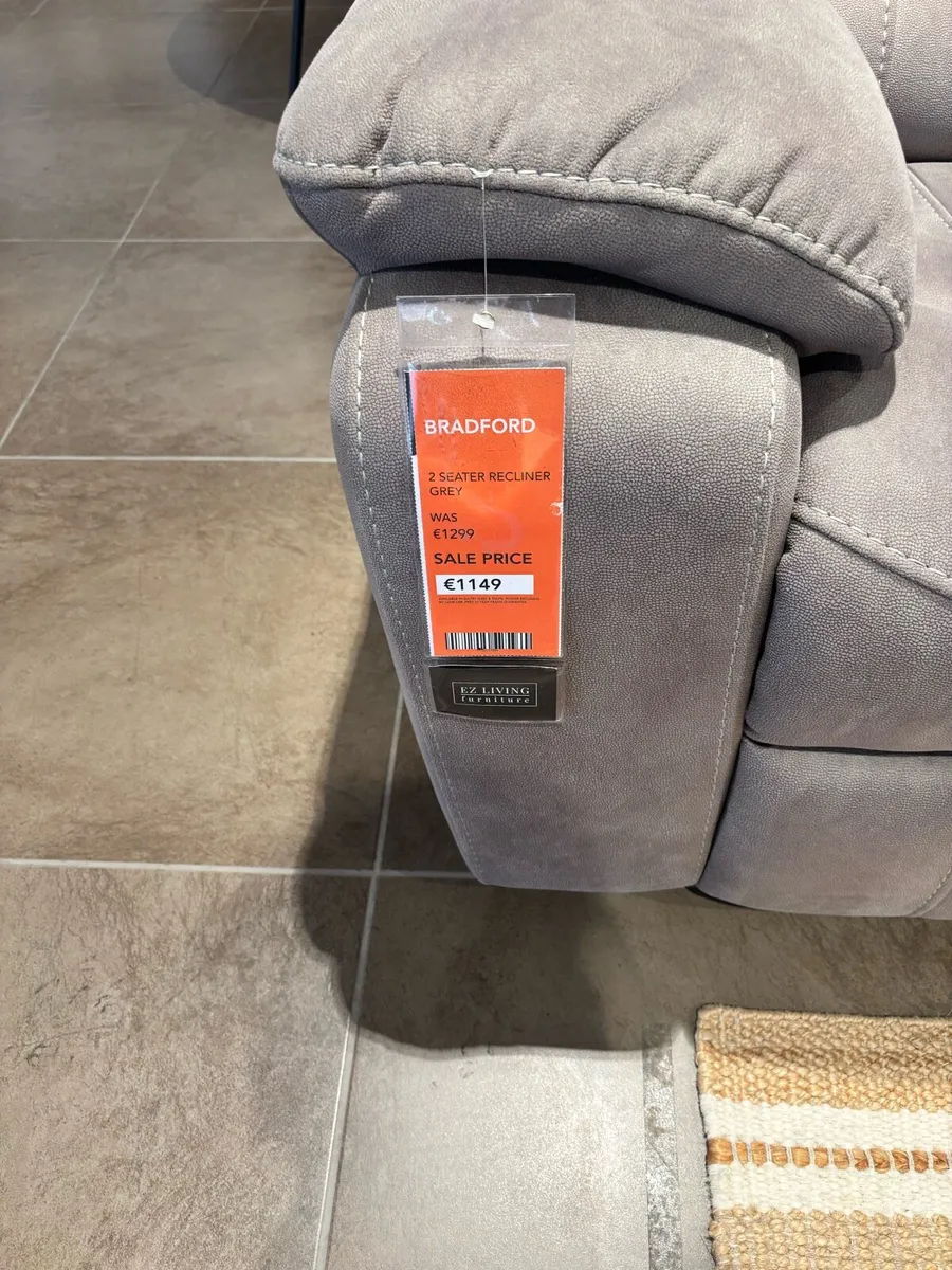 Grey recliners x 2 - Image 3