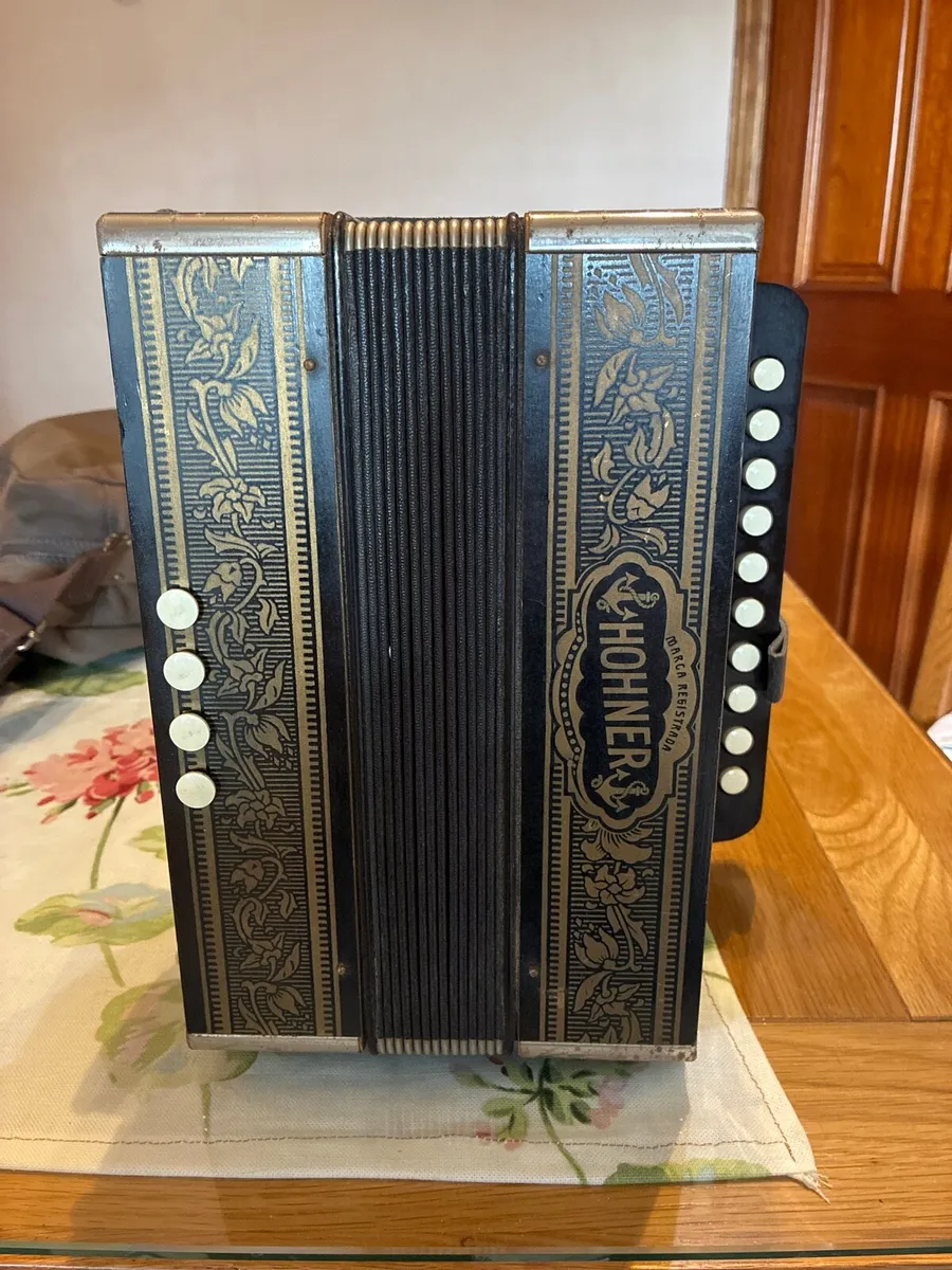 Hohner Marca Registrada button accordion - Image 2