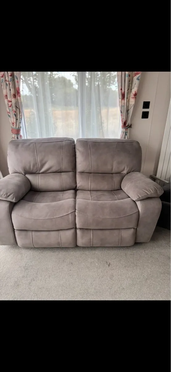Grey recliners x 2 - Image 1