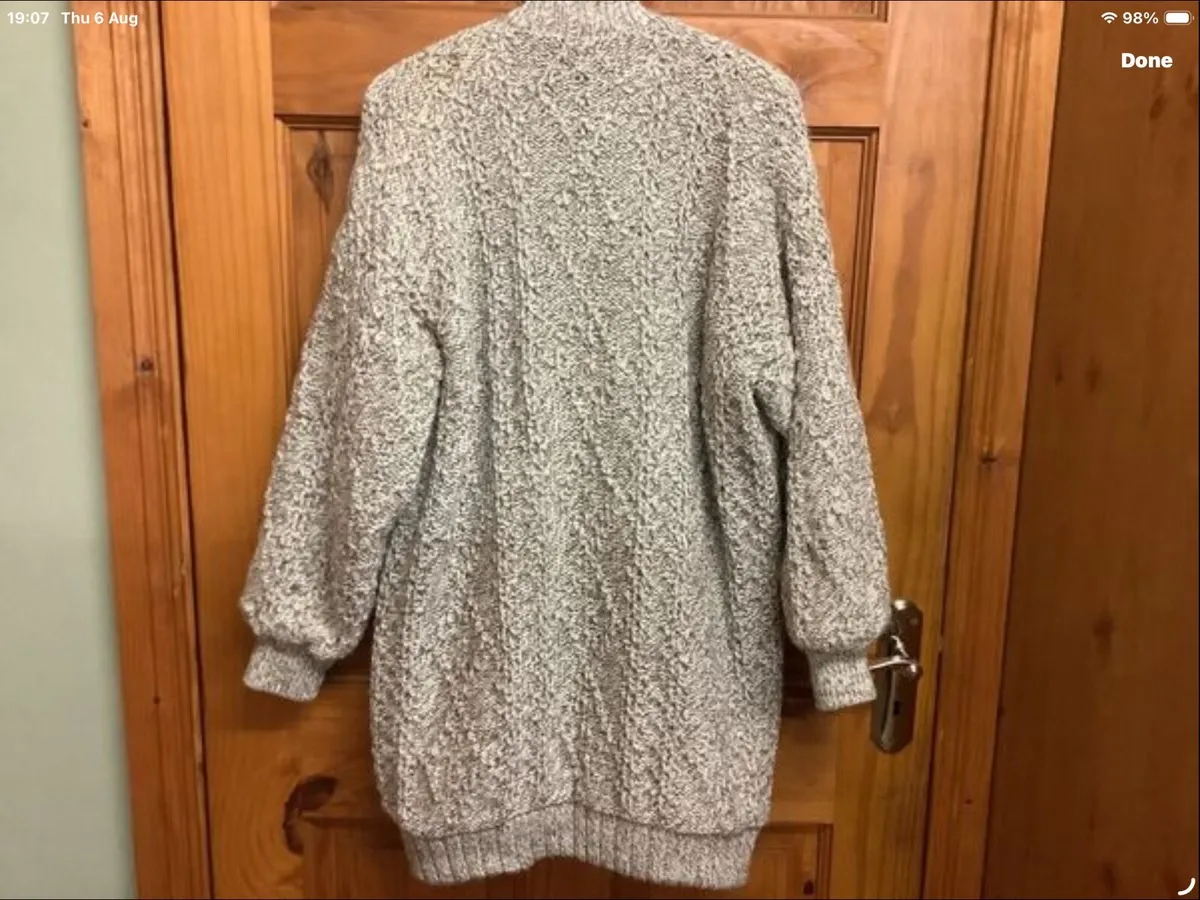 Cardigan 100% wool fits size 16/18 - Image 2