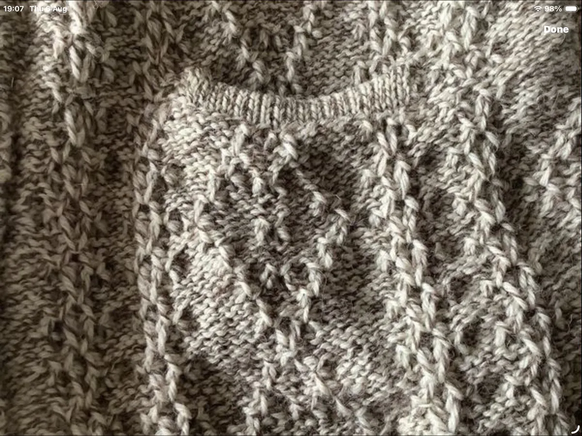 Cardigan 100% wool fits size 16/18 - Image 3