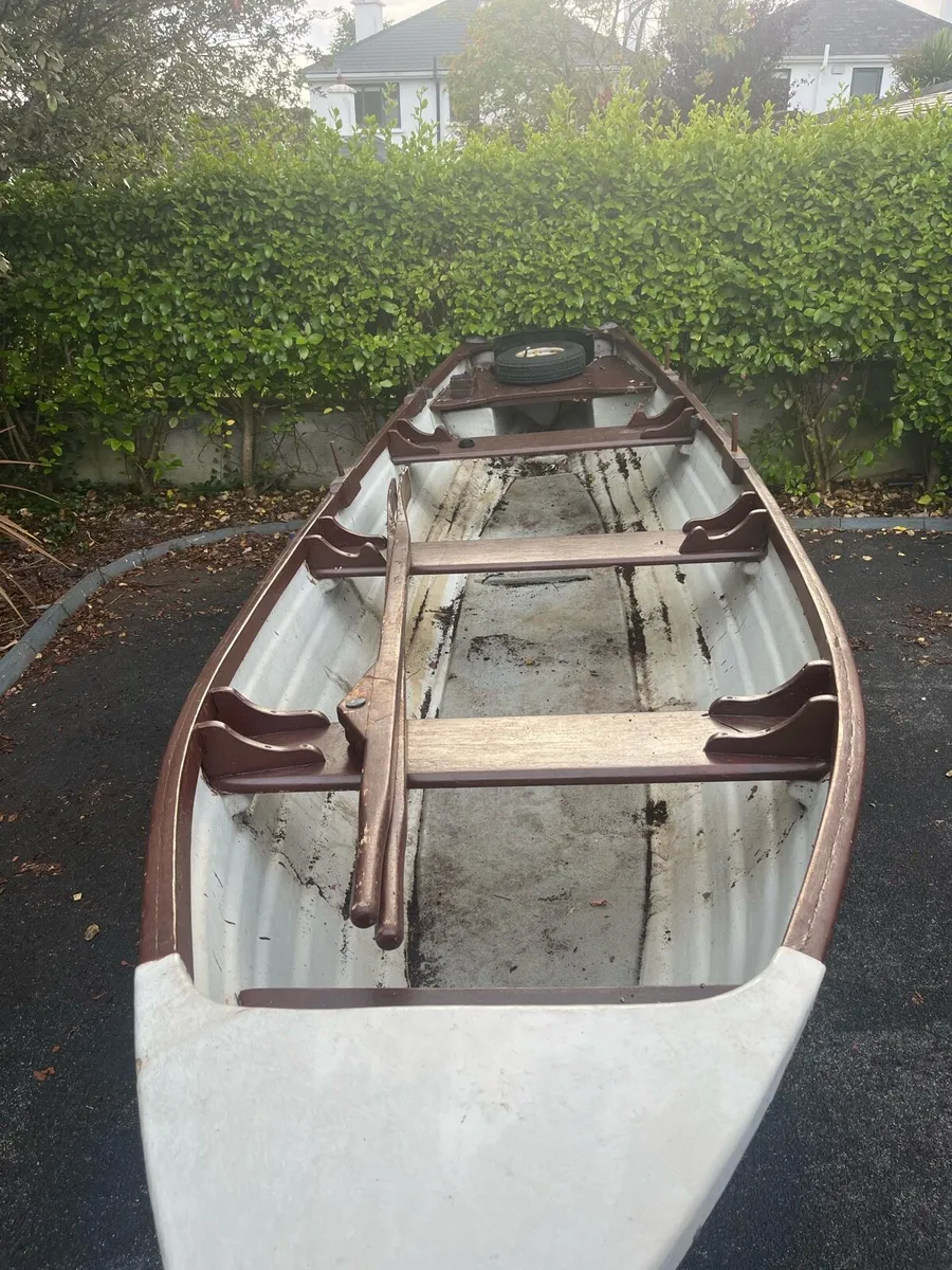 Lake Boat - Image 3