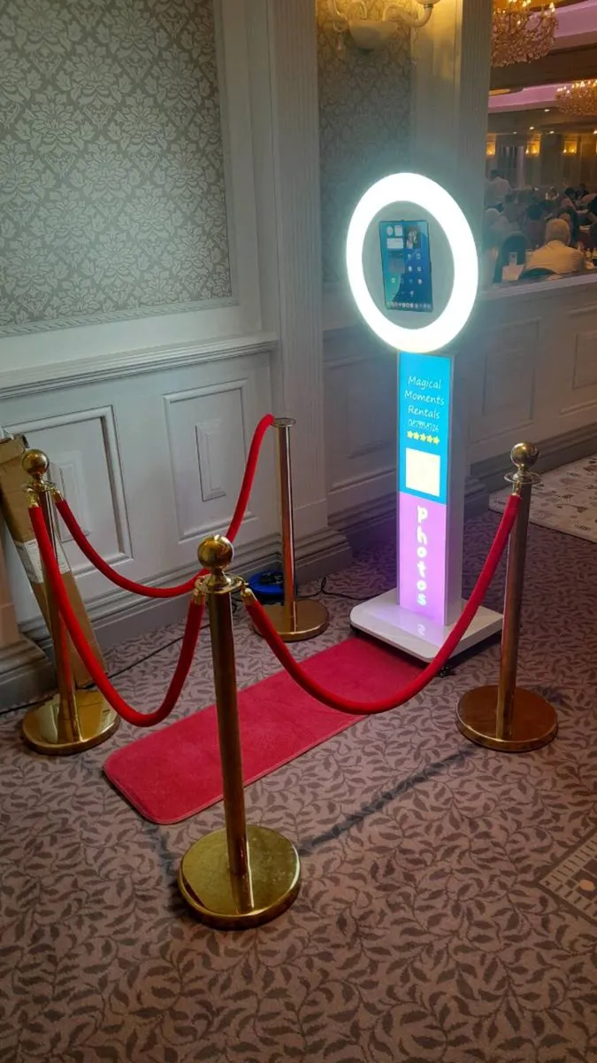 Photobooth / Selfie Mirror party hire - Image 2