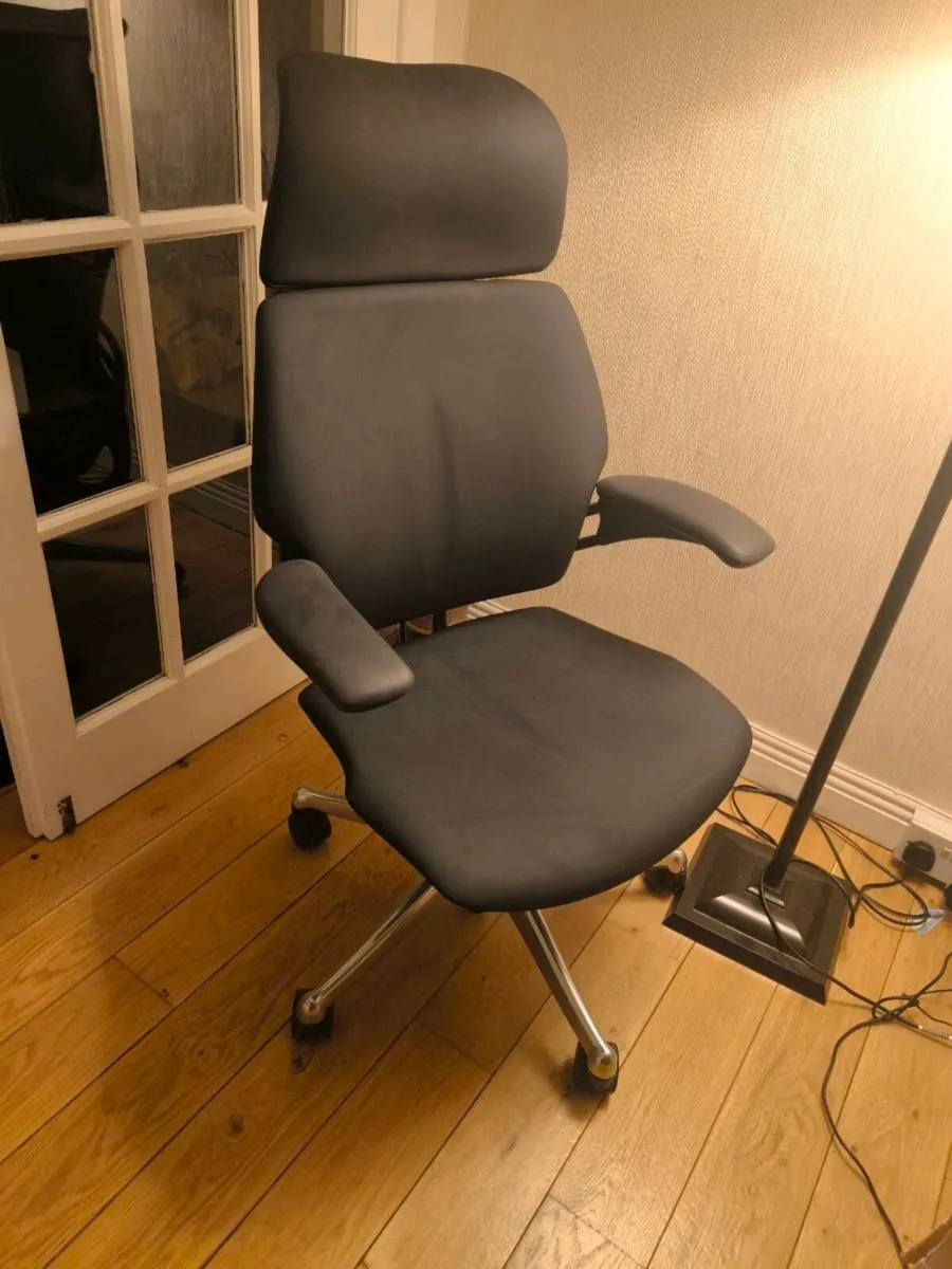 Ergonomic office chair - Image 1