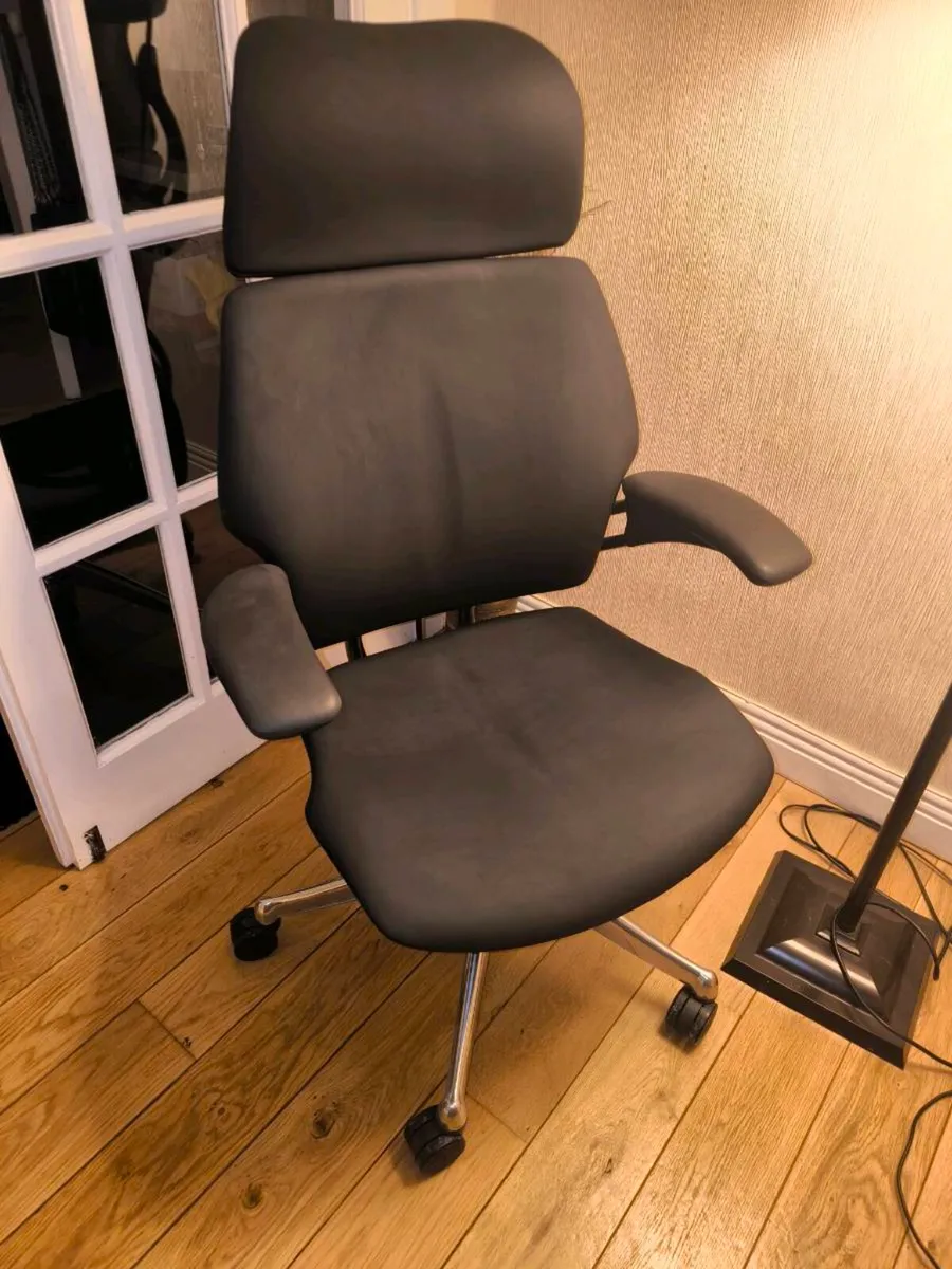 Ergonomic office chair - Image 4