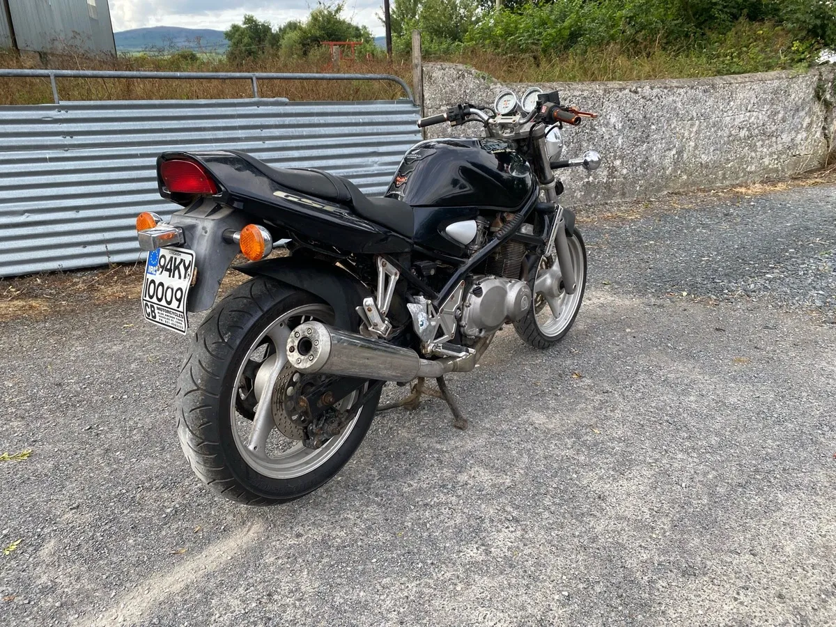 **94 Suzuki gsf 400cc** - Image 1