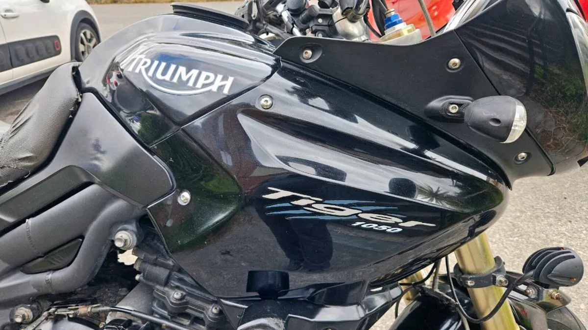 Trumph 1050 - Image 2