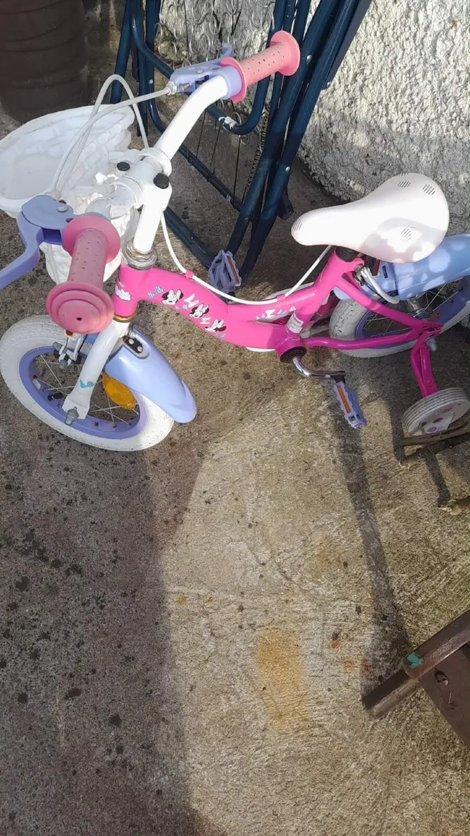 Minnie Mouse bike - Image 2