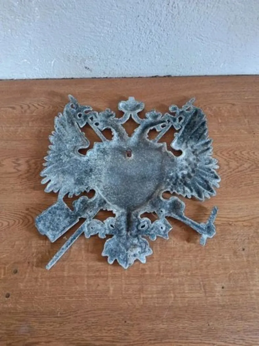 Vintage Cast Aluminum Family Crest/Herald - Image 4