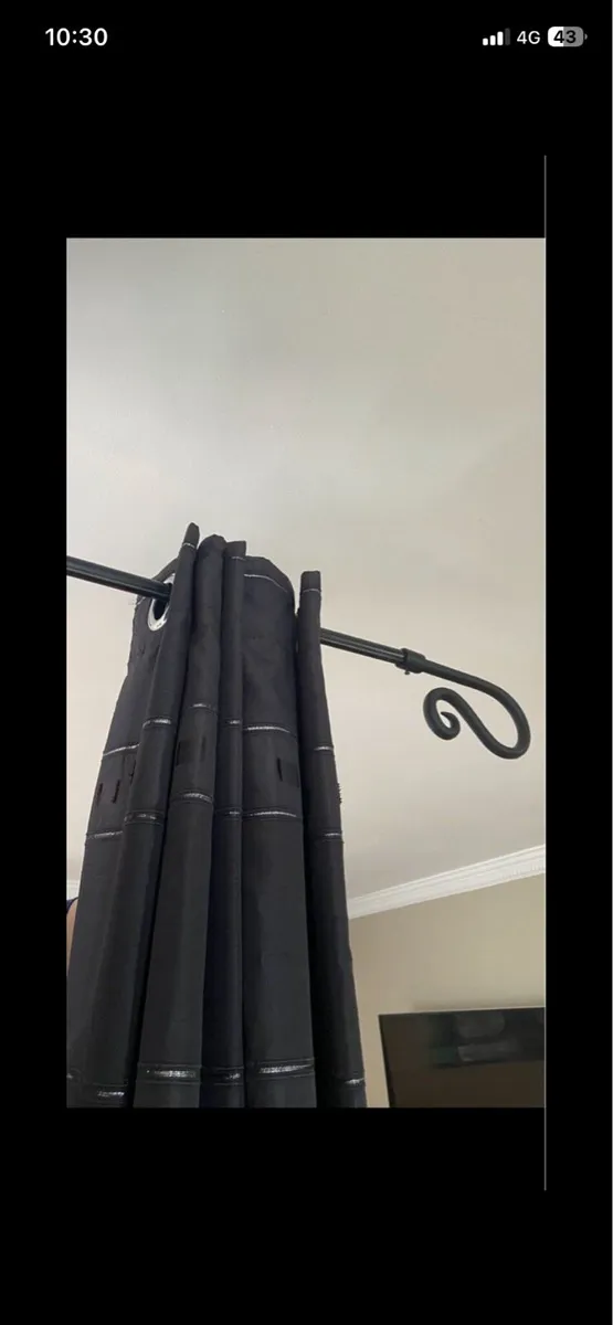 Curtains - Image 3
