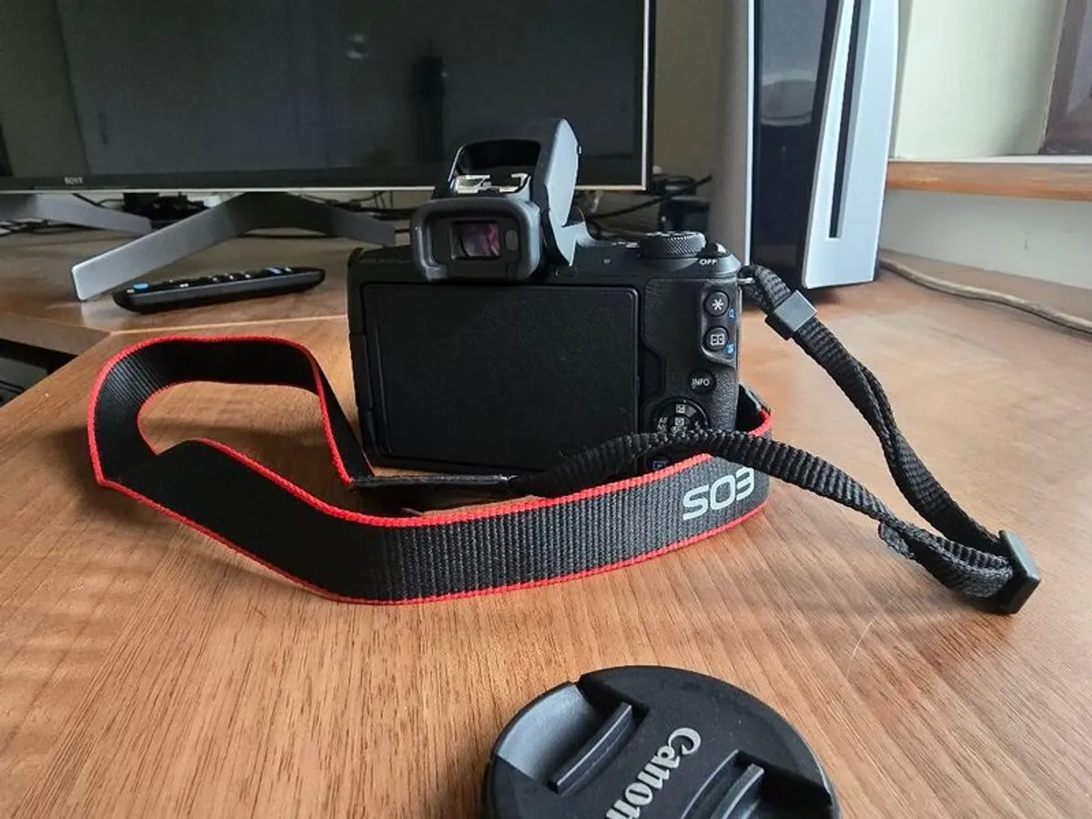 Canon EOS M50 Mark II Mirrorless Camera + 15-45mm Lens | Excellent Condition - Image 3