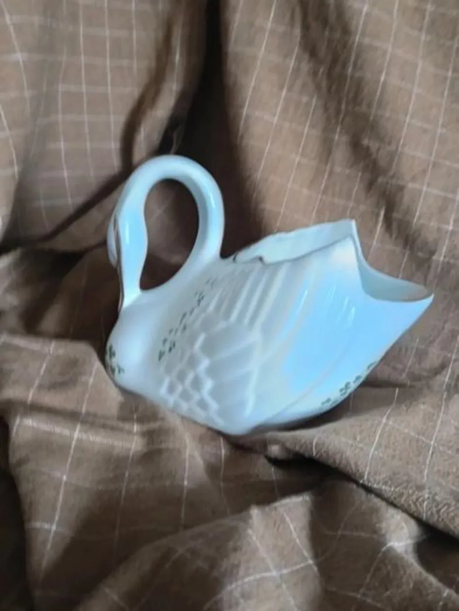 Tara Galway Swan with shamrocks - Image 2