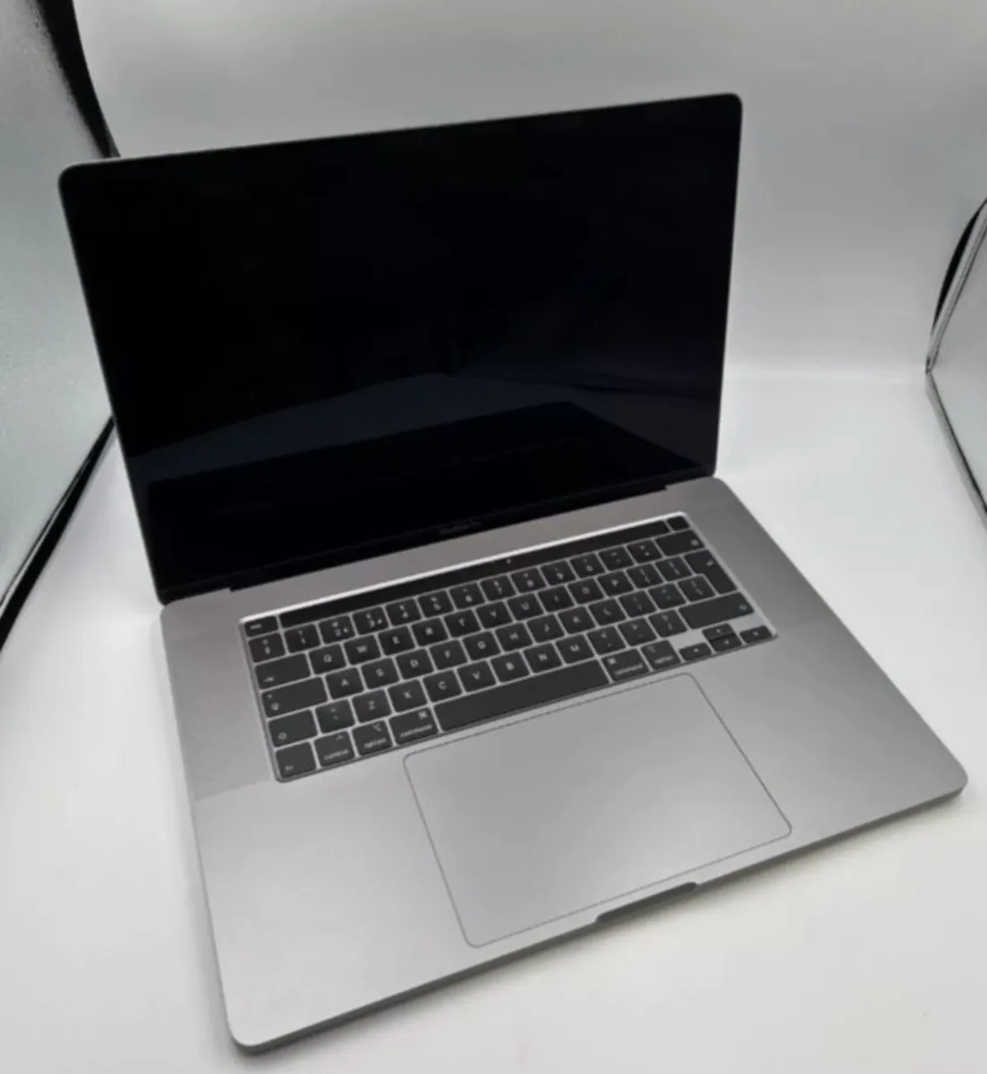 2019 Apple Macbook Pro (A2141) 16" Screen FOR PART - Image 3