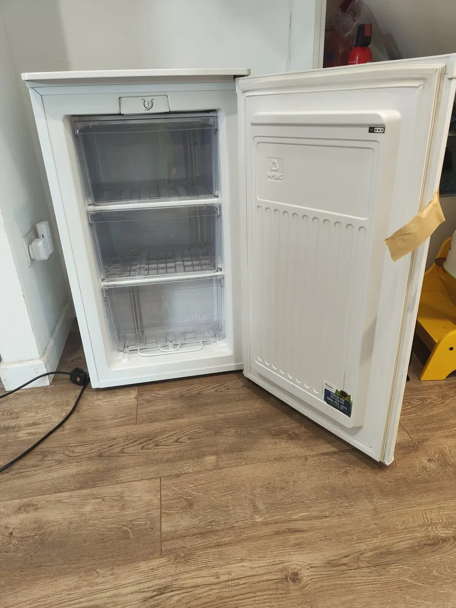 Whirlpool Undercounter Freezer - Image 2