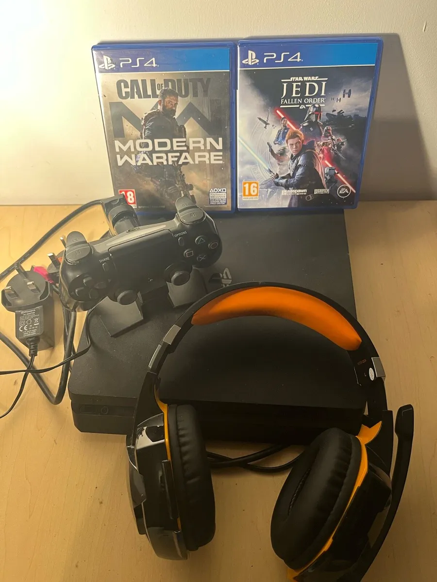 Playstation 4 bundle - Image 1