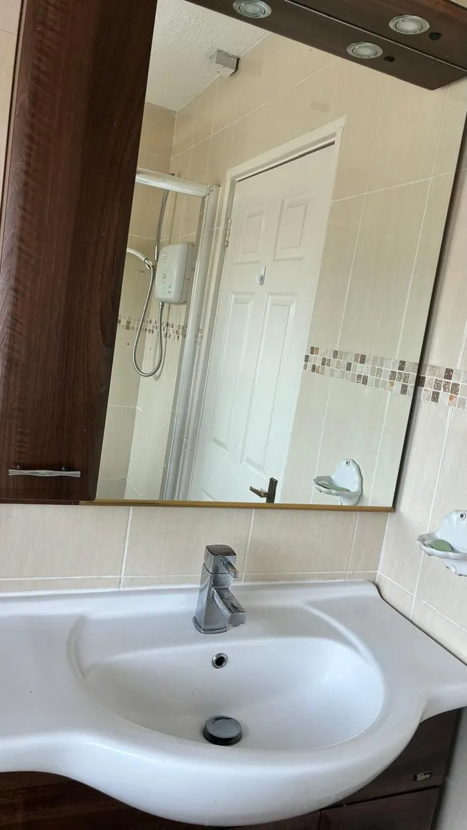 Bathroom Fixtures - Image 3