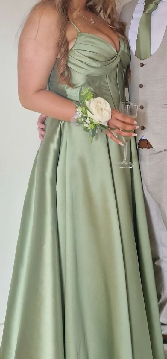 Debs dress - Image 3