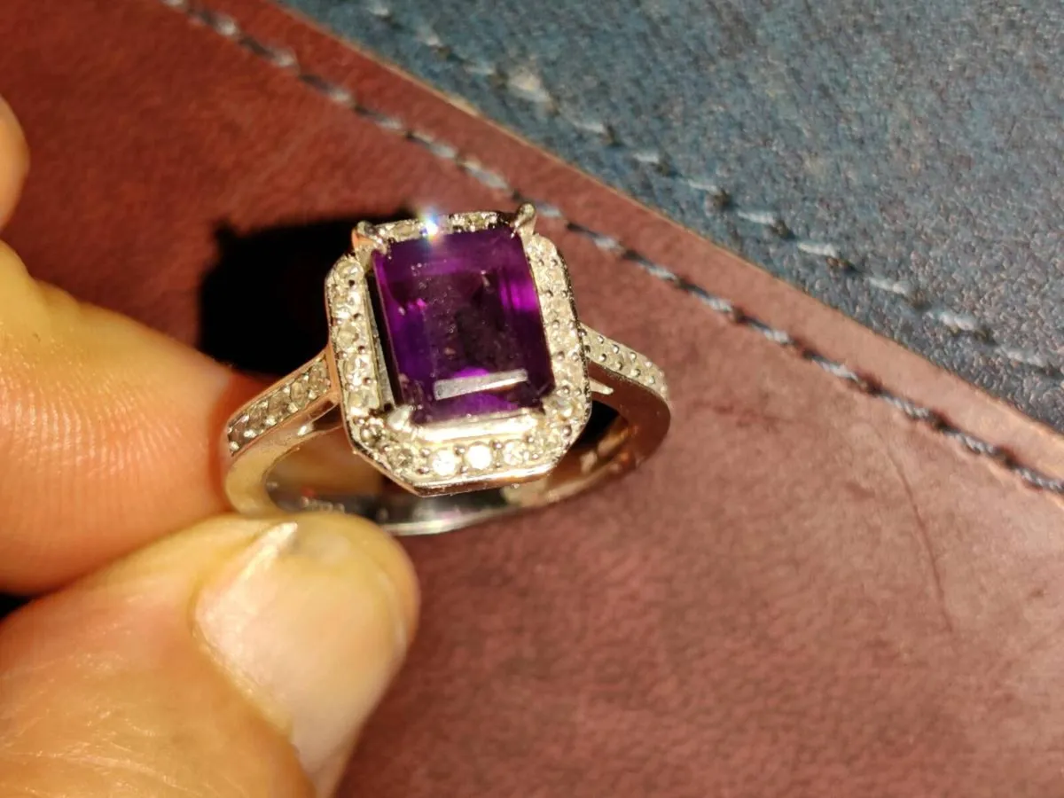 SQUARE DIAMOND AMETHYST, 9CT WHITE Gold New Ring ! - Image 1