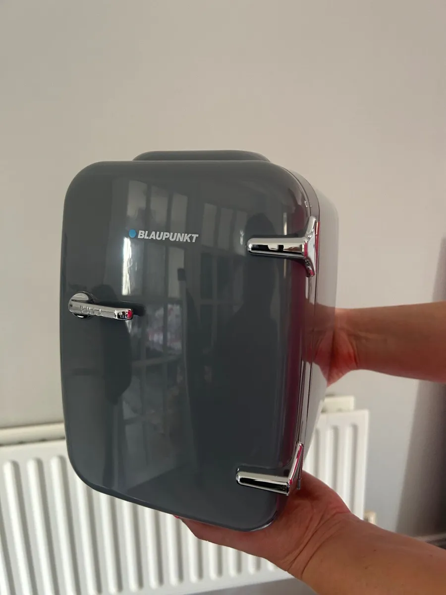 Mini fridge  Blaupunkt 4-litre portable mini fridg - Image 1