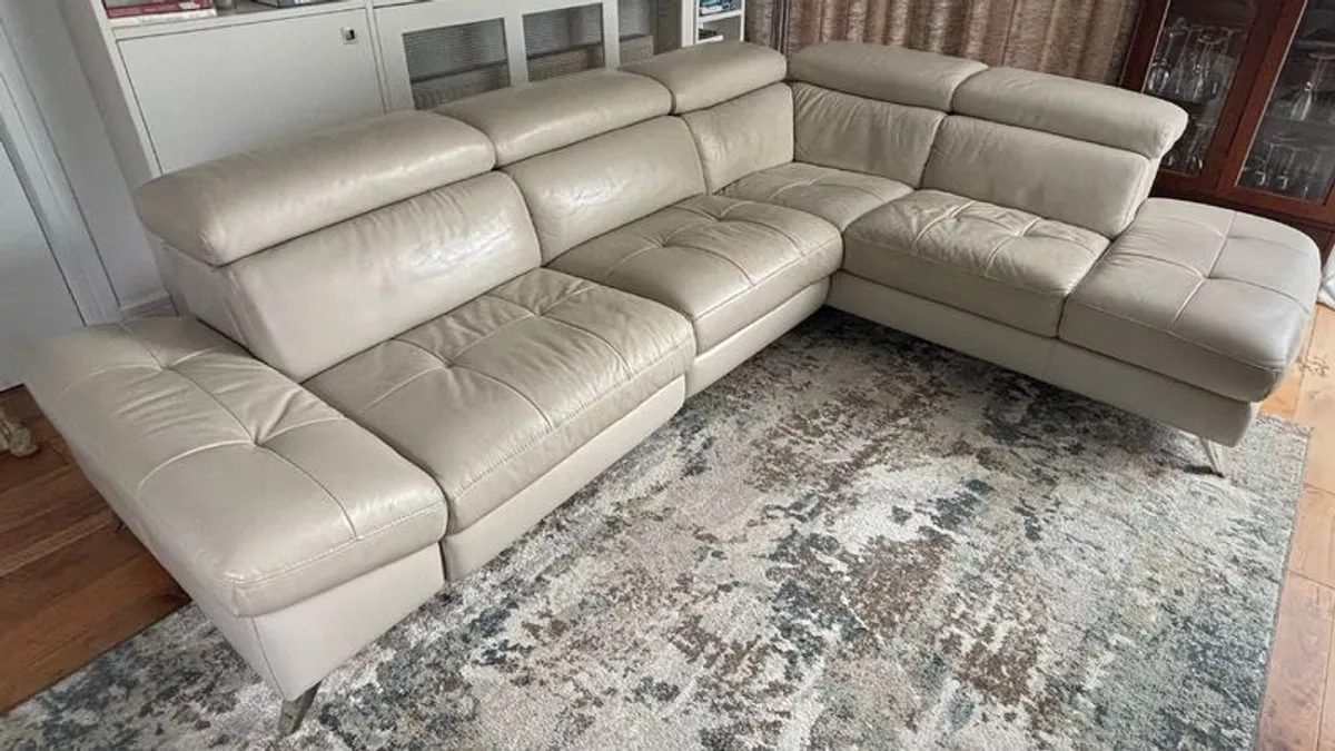 Alessa Leather Corner Sofa With Electric Recliner - Image 2