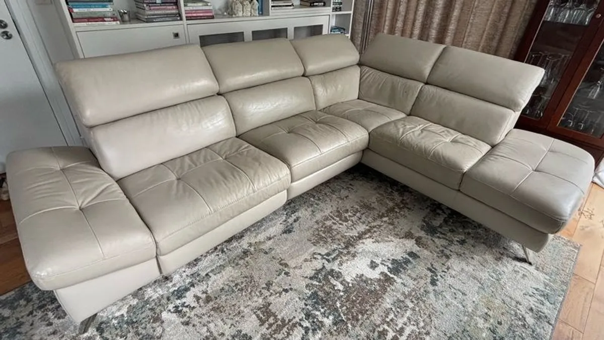 Alessa Leather Corner Sofa With Electric Recliner - Image 3