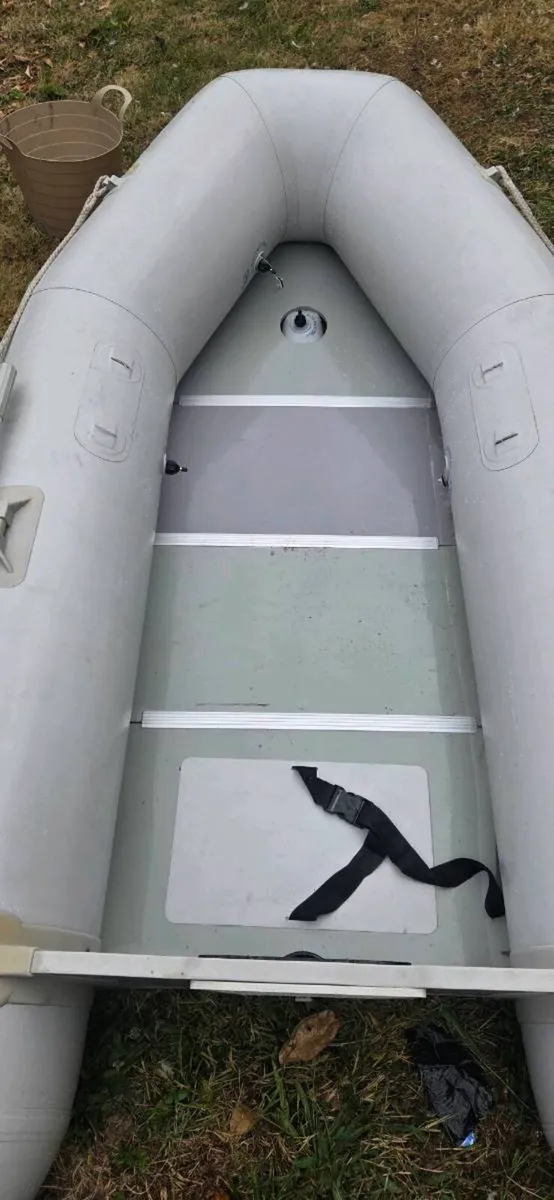 Dinghy and an electric engine - Image 4