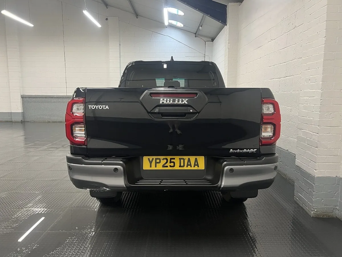 2025 Toyota Hilux PickUp Van - Image 4