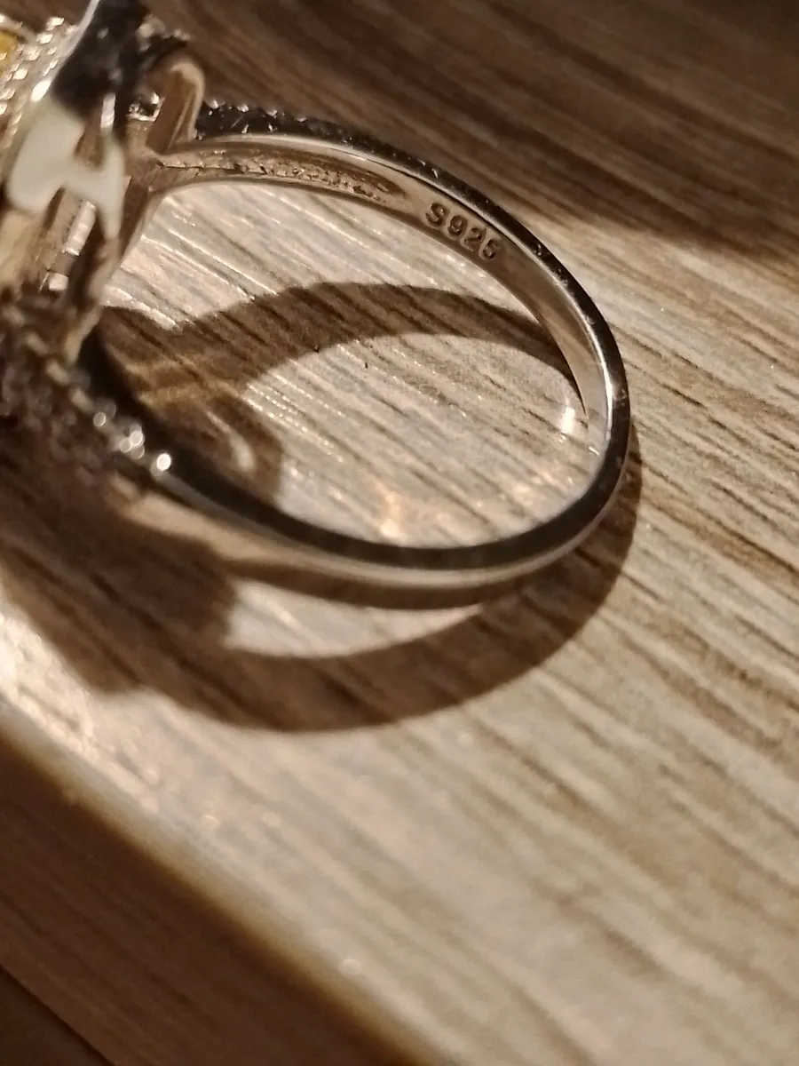 925 Silver Ring with Large Citrine Stone - Image 2